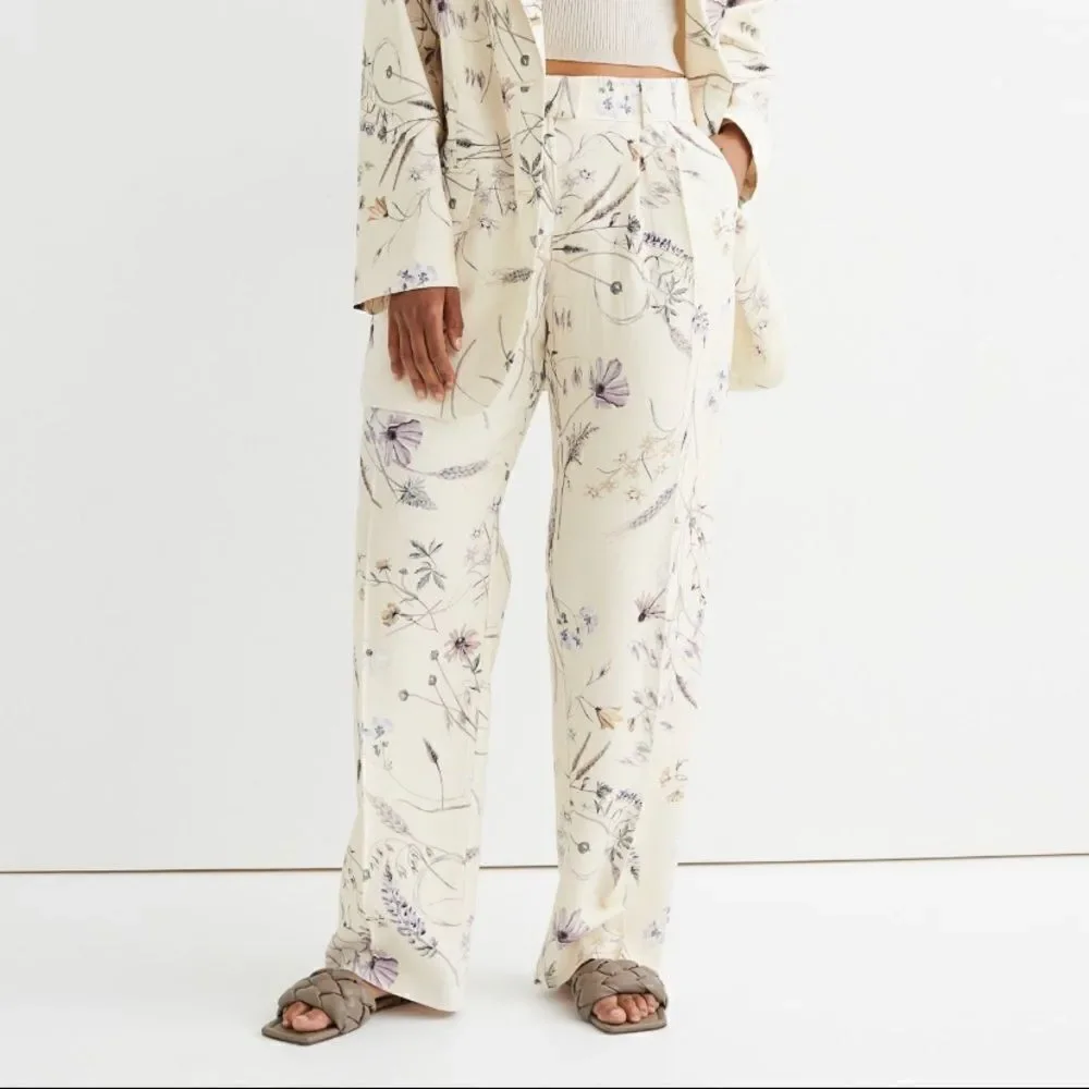 H&M Linen Blend Floral Pants High waist New